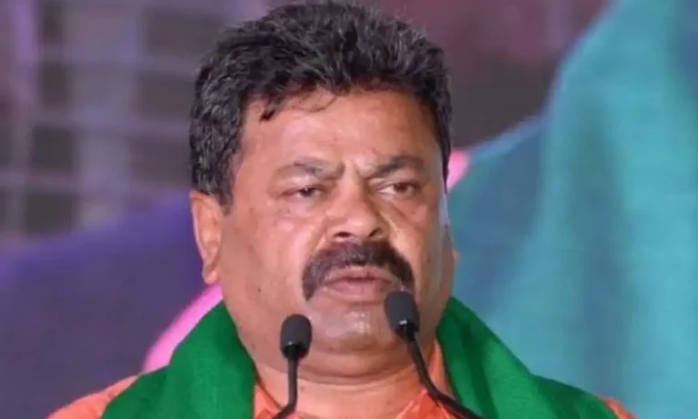 ಜಮೀರ್ ತಲೆದಂಡದ ಸೀಕ್ರೆಟ್ ಬಿಚ್ಚಿಟ್ಟ ರೇಣುಕಾಚಾರ್ಯ..!