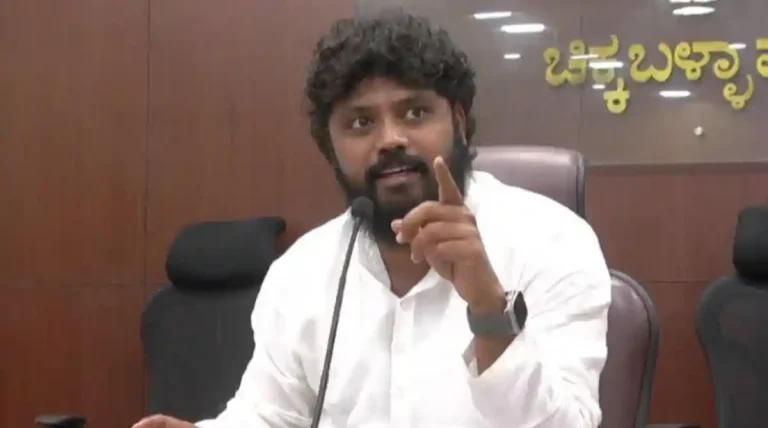 ಶಾಸಕ ಪ್ರದೀಪ್ ಈಶ್ವರ್ ಮೇಲೆ ಚಪ್ಪಲಿ ಎಸೆತ ಪ್ರಕರಣ; ಬಿಜೆಪಿ-ಜೆಡಿಎಸ್ ನ ನಾಲ್ವರು ಕಾರ್ಯಕರ್ತರ ಬಂಧನ