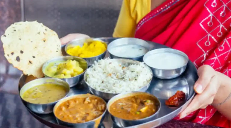 ರಾತ್ರಿ ಊಟದ ನಂತರ ಈ 5 ತಪ್ಪುಗಳನ್ನು ಮಾಡ್ತಿದ್ದೀರಾ? ಆ ಕೆಲವೇ ಗಂಟೆಗಳು ಆರೋಗ್ಯಕ್ಕೆ ತುಂಬಾ ಮುಖ್ಯ!