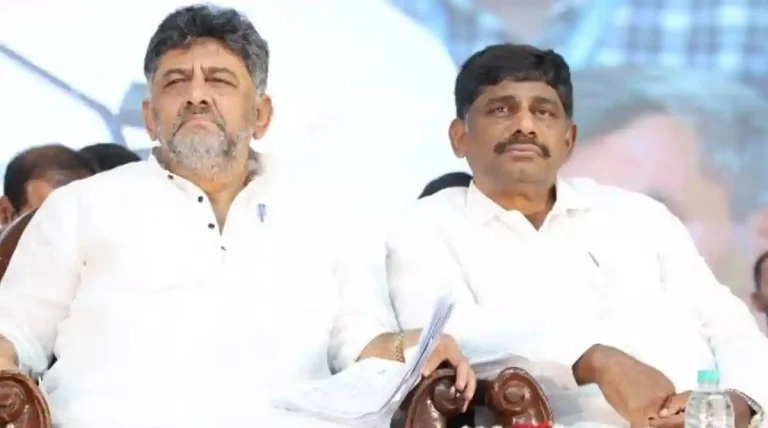 ರಾಜ್ಯದಲ್ಲಿ ಖುರ್ಚಿ ಕದನ ಜೋರು : ದೆಹಲಿಯಲ್ಲಿಯೇ ವಾಸ್ತವ್ಯ ಹೂಡಿದ ಡಿಕೆ ಬ್ರದರ್ಸ್