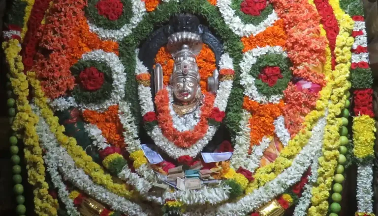 ದೇಣಿಗೆ, ಸ್ವಚ್ಛತೆ ಸೇರಿ ವ್ಯವಸ್ಥೆ ಸುಧಾರಣೆಗೆ ಆಗ್ರಹ; ಕಣಿವೆಮಾರಮ್ಮ ದೇವಸ್ಥಾನ ಮುಜರಾಯಿ ವ್ಯಾಪ್ತಿಗೆ?