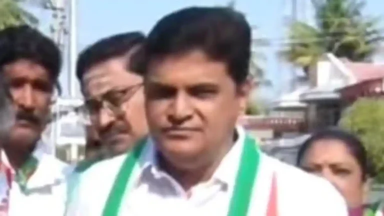 ಬಾಗಲಕೋಟೆ ಉಪಚುನಾವಣೆ : ಕಾಂಗ್ರೆಸ್ ಪರ ಮತಯಾಚಿಸಿದ ಬಿಜೆಪಿ ಅಭ್ಯರ್ಥಿಯ ಸಹೋದರ..!