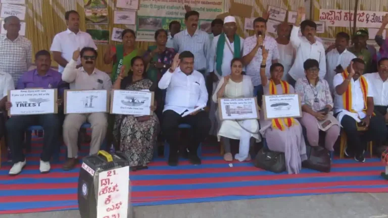 ಮರಗಳ ಕಡಿತಕ್ಕೆ ತೀವ್ರ ವಿರೋಧ: “ಒಂದು ಇಟ್ಟಿಗೆ ಇಡಲು ಬಿಡಲ್ಲ” ಎಂದ ಕೆ.ಎಸ್. ನವೀನ್