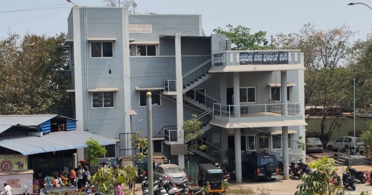 ಚಿತ್ರದುರ್ಗ | ವಿದ್ಯಾನಗರದ ವೇಶ್ಯಾವಾಟಿಕೆ ಅಡ್ಡೆ ಮೇಲೆ ಪೊಲೀಸರ ದಾಳಿ ; ಇಬ್ಬರ ಬಂಧನ