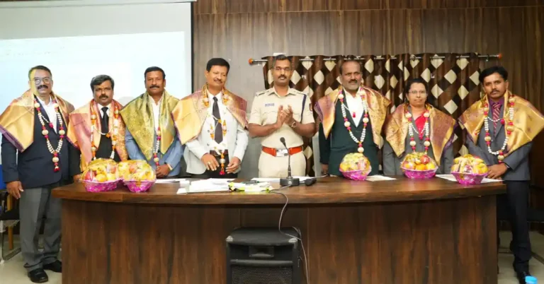ಚಿತ್ರದುರ್ಗ | ಪೊಲೀಸ್ ಇಲಾಖೆಯಿಂದ ಸರ್ಕಾರಿ ಅಭಿಯೋಜಕರಿಗೆ ಸನ್ಮಾನ