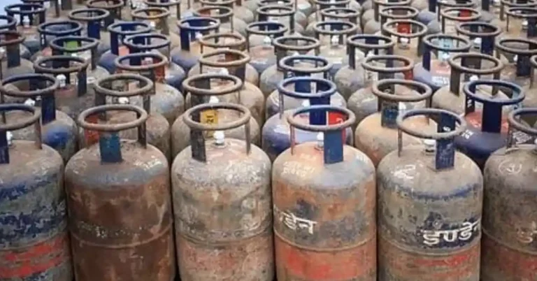 ಬೆಲೆ ಏರಿಕೆ : ವಾಣಿಜ್ಯ ಸಿಲಿಂಡರ್ ಬೆಲೆಯಲ್ಲಿ 993 ರೂ. ಹೆಚ್ಚಳ