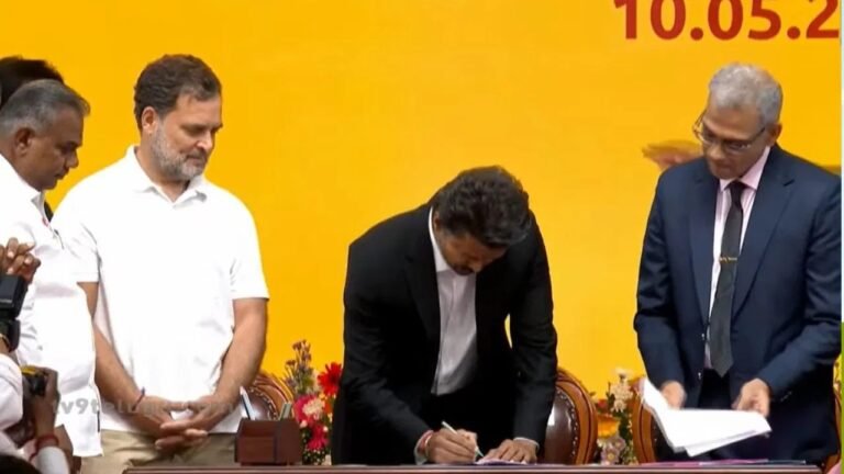 ಮುಖ್ಯಮಂತ್ರಿಯಾಗಿ ವಿಜಯ್ ಪ್ರಮಾಣ ವಚನ ಸ್ವೀಕಾರ ; ಮೊದಲ ಸಹಿ ಈ ಕಡತದ ಮೇಲೆ..!
