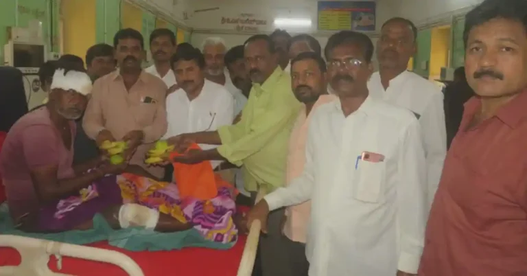 ಮೇ ದಿನಾಚರಣೆ : ರೋಗಿಗಳಿಗೆ ಹಣ್ಣುಗಳ ವಿತರಣೆ