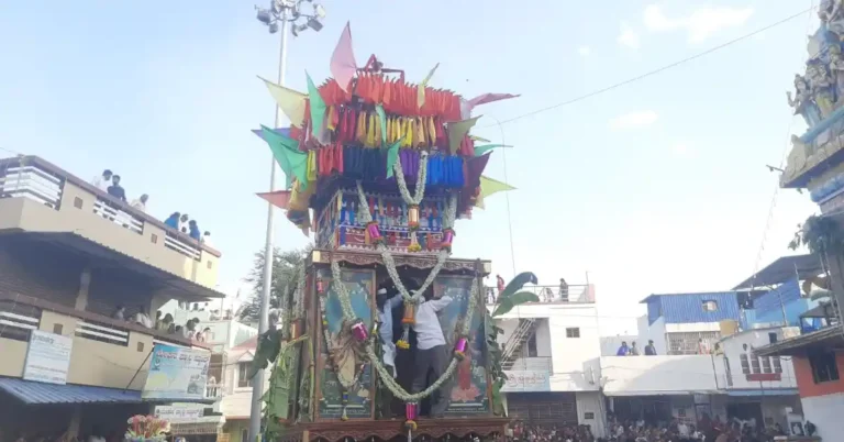 ಅದ್ದೂರಿಯಾಗಿ ಜರುಗಿದ ಶ್ರೀ ವೀರಭದ್ರ ಸ್ವಾಮಿ ಜಾತ್ರಾ ಮಹೋತ್ಸವ: ಮುಕ್ತಿ ಬಾವುಟ 9 ಲಕ್ಷಕ್ಕೆ ಹರಾಜು