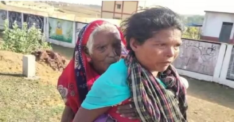 ಪಿಂಚಣಿ ಹಣಕ್ಕಾಗಿ ವೃದ್ಧ ಅತ್ತೆಯನ್ನು ಬೆನ್ನ ಮೇಲೆ ಹೊತ್ತು 9 ಕಿ.ಮೀ ನಡೆದ ಸೊಸೆ: ಕರುಣಾಜನಕ ಕಥೆ!