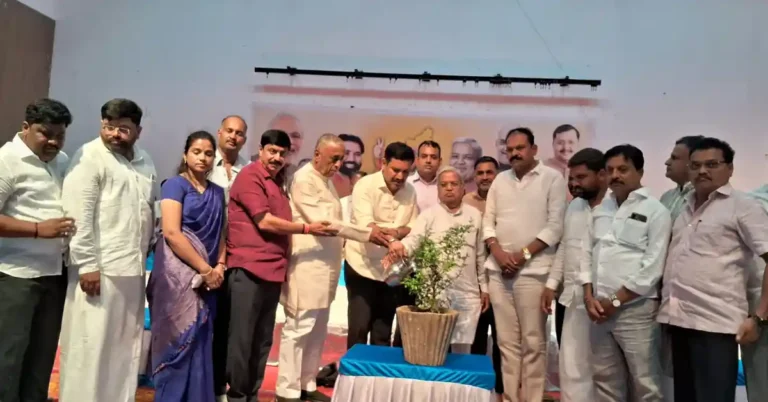 ಯಡಿಯೂರಪ್ಪ 50 ವರ್ಷದ ರಾಜಕೀಯ ಪಯಣಕ್ಕೆ ಭವ್ಯ ಅಭಿಮಾನೋತ್ಸವ: ಚಿತ್ರದುರ್ಗದಲ್ಲಿ ಲಕ್ಷಾಂತರ ಜನರ ಸಮಾಗಮ ನಿರೀಕ್ಷೆ