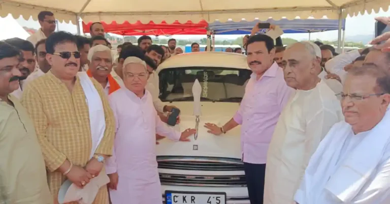 ಯಡಿಯೂರಪ್ಪ ಅಭಿಮಾನೋತ್ಸವಕ್ಕೆ ಸಜ್ಜಾದ ಚಿತ್ರದುರ್ಗ: ಹಳೆಯ ನೆನಪು ಮರುಕಳಿಸಿದ ಬಿಎಸ್‌ವೈ ಲಕ್ಕಿ ‘ಅಂಬಾಸಿಡರ್’ ಕಾರ್!