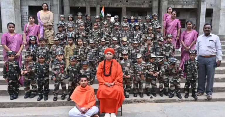 ಯೋಧರ ಕಷ್ಟ, ತ್ಯಾಗವೇ ನಾವು ನೆಮ್ಮದಿಯಿಂದಿರಲು ಕಾರಣ: ಭೋವಿ ಪೀಠದ ಇಮ್ಮಡಿ ಸಿದ್ಧರಾಮೇಶ್ವರ ಸ್ವಾಮೀಜಿ