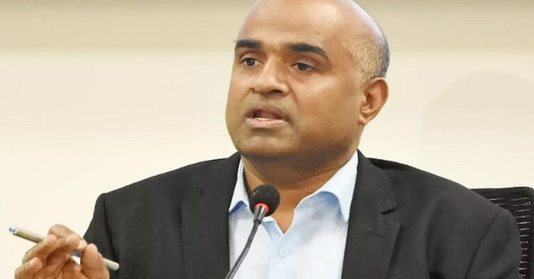 SIR : ಬಿಎಲ್ ಒಗಳು ಕಡ್ಡಾಯವಾಗಿ ಮತದಾರರ ಮನೆಗೆ ಭೇಟಿ ನೀಡಿ ಫಾರಂ ವಿತರಿಸಬೇಕು : ಮುಖ್ಯ ಚುನಾವಣಾಧಿಕಾರಿ ಅನ್ಬುಕುಮಾರ್ ಆದೇಶ