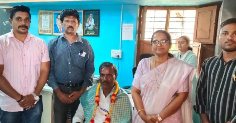 ಎಸ್ಐಆರ್ ಕಾರ್ಯ ಪರಿಶೀಲನೆ: ಬೆಳಗಟ್ಟ ಬಿಎಲ್ಒ ಓಬಯ್ಯಗೆ ಸನ್ಮಾನ