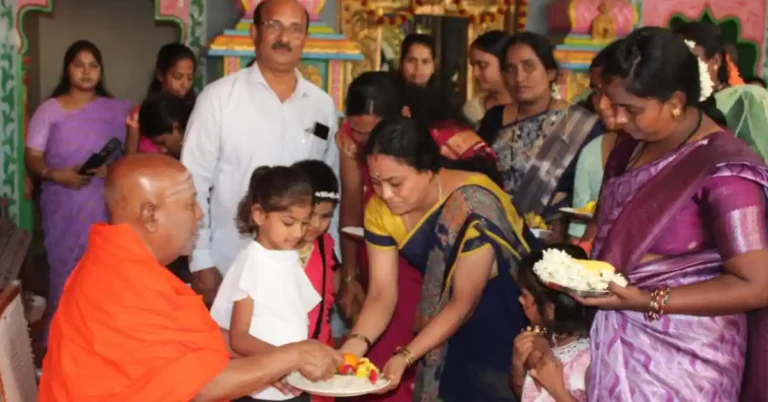 ಮನಸ್ಸಿಗೆ ಅಕ್ಷರ ಬಿತ್ತಿದರೆ ಮುಂದೆ ಹೆಮ್ಮರವಾಗಿ ಮಕ್ಕಳನ್ನು ಕಾಪಾಡುತ್ತದೆ: ಶಿವಲಿಂಗಾನಂದ ಸ್ವಾಮೀಜಿ