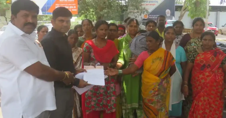 ಚಿತ್ರದುರ್ಗ | ನಿವೇಶನ ನೀಡುವಂತೆ ಒತ್ತಾಯಿಸಿ ವೆಂಕಟೇಶ್ವರ ಬಡಾವಣೆ ನಿವಾಸಿಗಳ ಪ್ರತಿಭಟನೆ