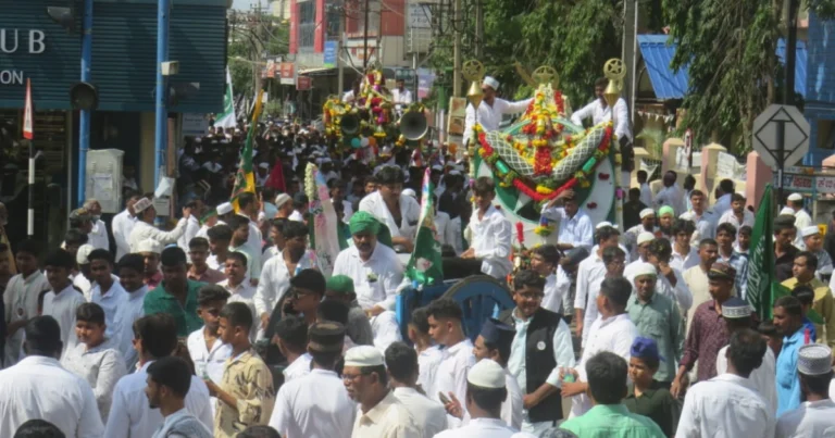 ಪ್ರವಾದಿ ಮಹಮದ್ ಪೈಗಂಬರ್‌ ಜನ್ಮದಿನದ ಸಂಭ್ರಮ : ಚಿತ್ರದುರ್ಗದಲ್ಲಿ ಅದ್ಧೂರಿ ಈದ್‌ಮಿಲಾದ್‌ ಮೆರವಣಿಗೆ