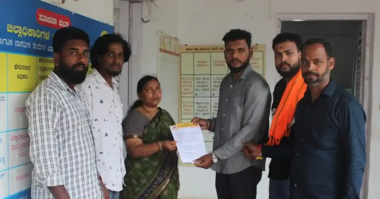 ಶಿಕಾರಿಪುರದಲ್ಲಿ ಗೋರಕ್ಷಕರ ಮೇಲೆ ಹಲ್ಲೆ ಖಂಡಿಸಿ ವಿಹಿಂಪ ಆಕ್ರೋಶ: ಅಕ್ರಮ ಕಸಾಯಿಖಾನೆಗಳನ್ನು ಬಂದ್ ಮಾಡಲು ರಾಜ್ಯಪಾಲರಿಗೆ ಮನವಿ