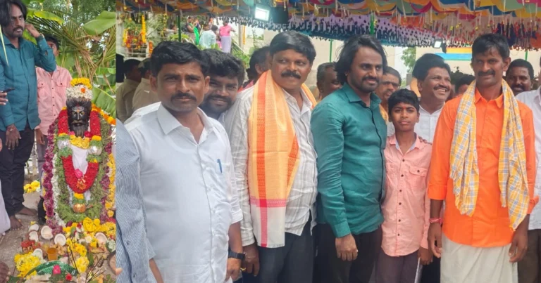 ಮೊಳಕಾಲ್ಮೂರು | ಎಸ್. ಹನುಮಾಪುರದಲ್ಲಿ ಮಹರ್ಷಿ ವಾಲ್ಮೀಕಿ ಪುತ್ಥಳಿ ಅನಾವರಣ