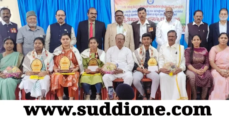 ಚಿತ್ರದುರ್ಗ: ಪೊಲೀಸ್ ಕಲ್ಯಾಣಿಯಲ್ಲಿ ಸ್ವಾತಂತ್ರ್ಯೋತ್ಸವ ಸಂಭ್ರಮ; ಎಸ್ಸೆಸ್ಸೆಲ್ಸಿ, ಪಿಯುಸಿ ಟಾಪರ್ಸ್‌ಗೆ ಸನ್ಮಾನ
