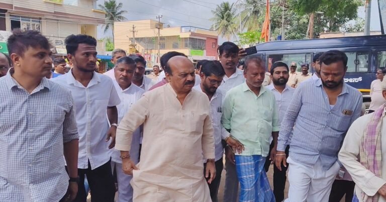 ಹನುಮಾನ್ ದೇವಸ್ಥಾನದ ಪಾವಿತ್ರ್ಯತೆಗೆ ಧಕ್ಕೆ ತಂದವನ ವಿರುದ್ಧ ವಿರುದ್ಧ ಗೂಂಡಾ ಕಾಯ್ದೆಯಡಿ ಪ್ರಕರಣ ದಾಖಲಿಸಬೇಕು : ಬೊಮ್ಮಾಯಿ