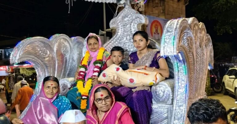 VIDEO : ಐದು ತಲೆಮಾರುಗಳ ಬಳಿಕ ಮನೆಗೆ ಹೆಣ್ಣುಮಗು; ಅದ್ದೂರಿ ಸ್ವಾಗತ, ಹೂವಿನ ರಥದಲ್ಲಿ ಮೆರವಣಿಗೆ!