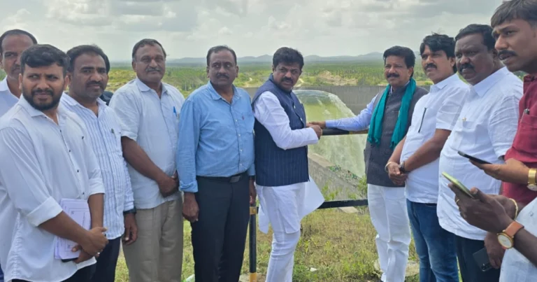 ಸಮಸ್ಯೆ ಬಗೆಹರಿಸಿ ಚಿತ್ರದುರ್ಗ ಶಾಖಾ ಕಾಲುವೆಗೆ ಪುನಃ ನೀರು ಹರಿಸಿದ ಸಚಿವ ಟಿ. ರಘುಮೂರ್ತಿ