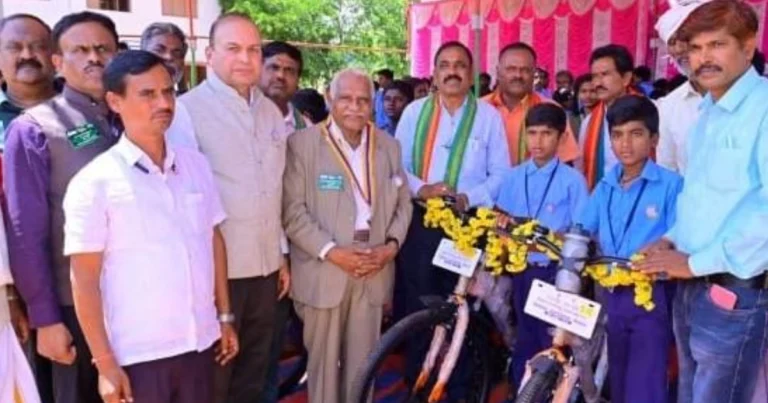 ರೋಟರಿ ಬೆಂಗಳೂರು ನಂದಿನಿ ಟ್ರಸ್ಟ್ ನಿಂದ ವಿದ್ಯಾರ್ಥಿಗಳಿಗೆ ಉಚಿತ ಬೈಸಿಕಲ್ ವಿತರಣೆ