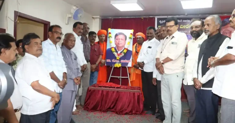 ಕೆ.ಎಂ. ವೀರೇಶ್ ಅವರ ಕನ್ನಡ ನಾಡು-ನುಡಿ ಸೇವೆ ಸದಾ ಸ್ಮರಣೀಯ: ಶ್ರೀಕೃಷ್ಣ ಯಾದವಾನಂದ ಸ್ವಾಮೀಜಿ
