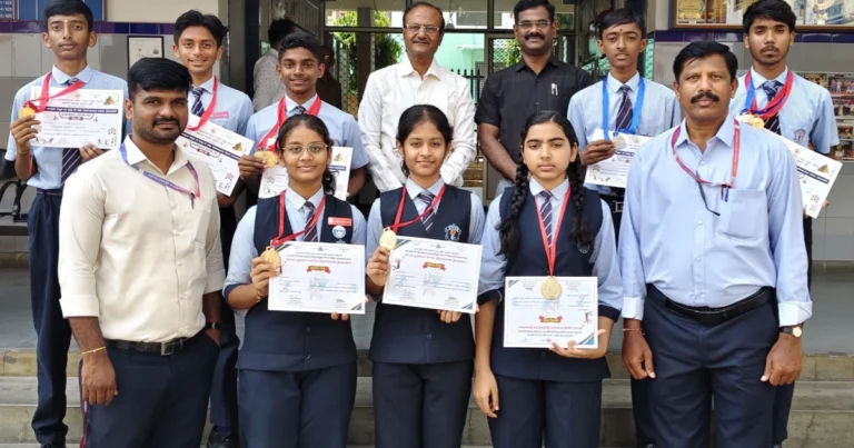 ಚಿತ್ರದುರ್ಗ: ಅಥ್ಲೆಟಿಕ್ಸ್, ಬ್ಯಾಡ್ಮಿಂಟನ್‌ನಲ್ಲಿ ವಿದ್ಯಾ ವಿಕಾಸ ಶಾಲೆ ಮೇಲುಗೈ: ವಿಜೇತ ಕ್ರೀಡಾಪಟುಗಳಿಗೆ ಆಡಳಿತ ಮಂಡಳಿ ಅಭಿನಂದನೆ