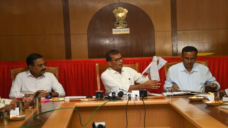 ಅರ್ಹ ಯಾವುದೇ ಜೀವಂತ ಮತದಾರರ ಹೆಸರು ಪಟ್ಟಿಯಿಂದ ಕೈಬಿಟ್ಟಿಲ್ಲ: ಜಿಲ್ಲಾ ಚುನಾವಣಾಧಿಕಾರಿ ಗಂಗಾಧರಸ್ವಾಮಿ ಜಿಎಂ  ಸ್ಪಷ್ಟನೆ