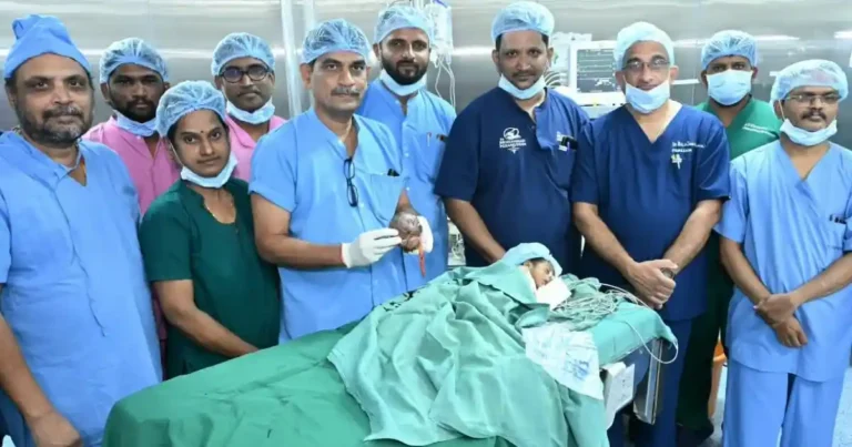 ಕಂದನ ಹೊಟ್ಟೆಯಲ್ಲೇ ಇತ್ತು ಅವಳಿ ಭ್ರೂಣ: 2 ತಿಂಗಳ ಮುಗ್ಧ ಜೀವಕ್ಕೆ ಬಳ್ಳಾರಿ ವೈದ್ಯರಿಂದ ಮರುಜನ್ಮ!