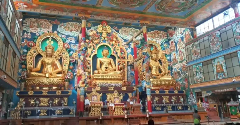 ನಮ್ಮ ಊರು ನಮ್ಮ ಹೆಮ್ಮೆ: ಬುದ್ಧನ ಆಧ್ಯಾತ್ಮದ ಬೆಳಕಿನಲ್ಲಿ ಕಂಗೊಳಿಸುವ ಬೈಲುಕುಪ್ಪೆಯ ಗೋಲ್ಡನ್ ಟೆಂಪಲ್!